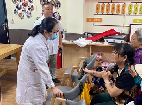 省二院專家團(tuán)隊(duì)走進(jìn)社區(qū)，健康科普與義診服務(wù)溫暖人心